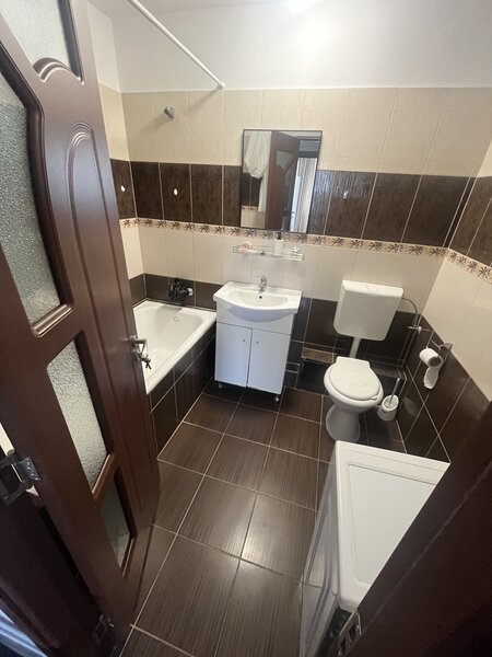 Tineretului vis-a-vis parc, apartament decomandat