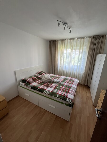 Tineretului vis-a-vis parc, apartament decomandat