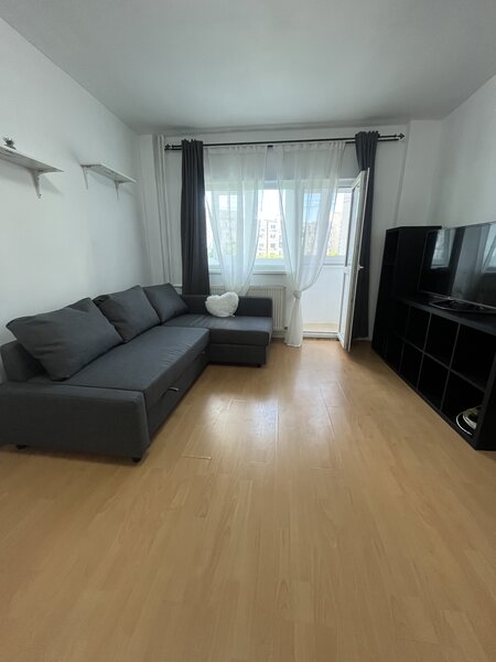 Tineretului vis-a-vis parc, apartament decomandat