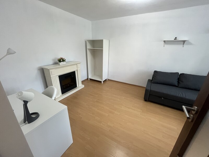 Tineretului vis-a-vis parc, apartament decomandat