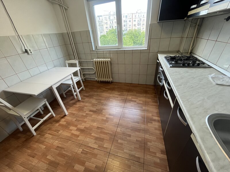 Tineretului vis-a-vis parc, apartament decomandat